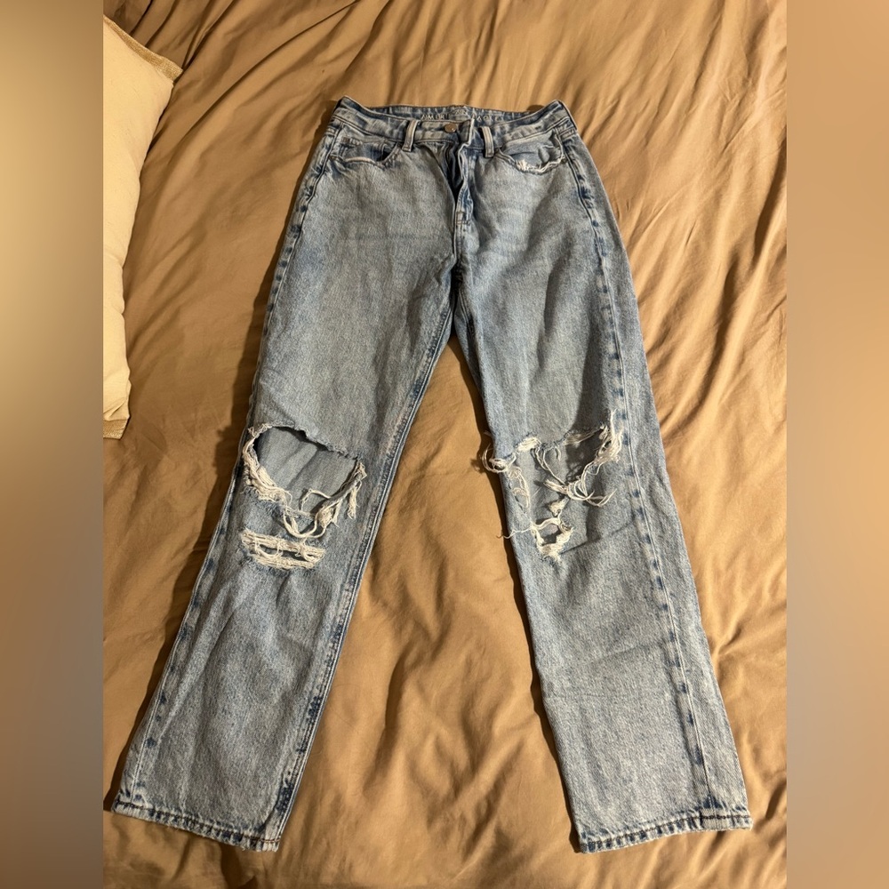 American Eagle Outfitters Light Blue Mom straight jeans
